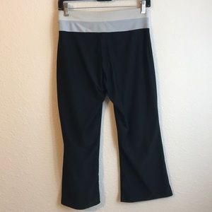Nike Pants - Nike Capris Pants Nike Pants - Nike Capris Pants